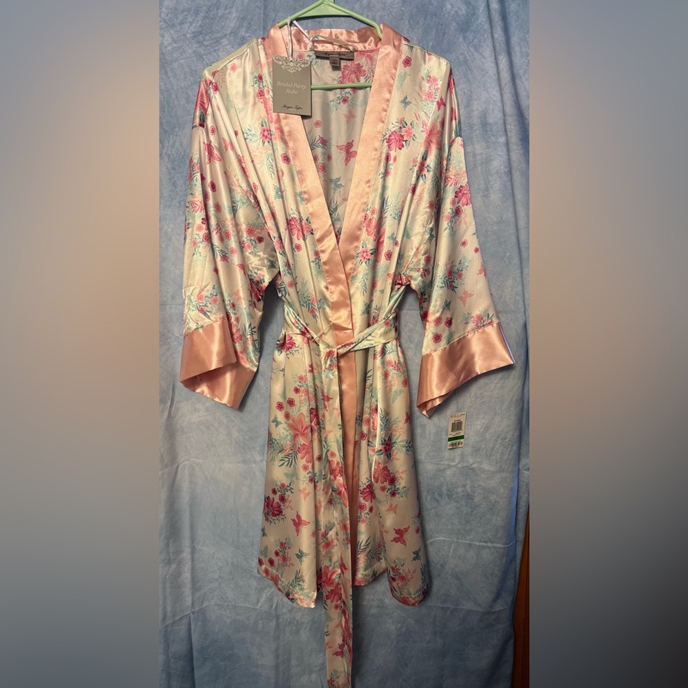 Morgan Taylor Bridal Party Robe with Pink Floral Design